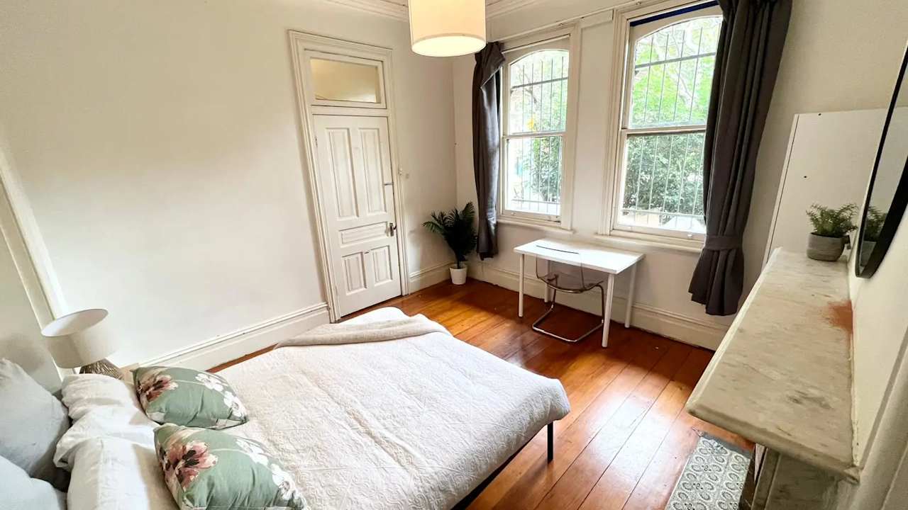 Room in a share house