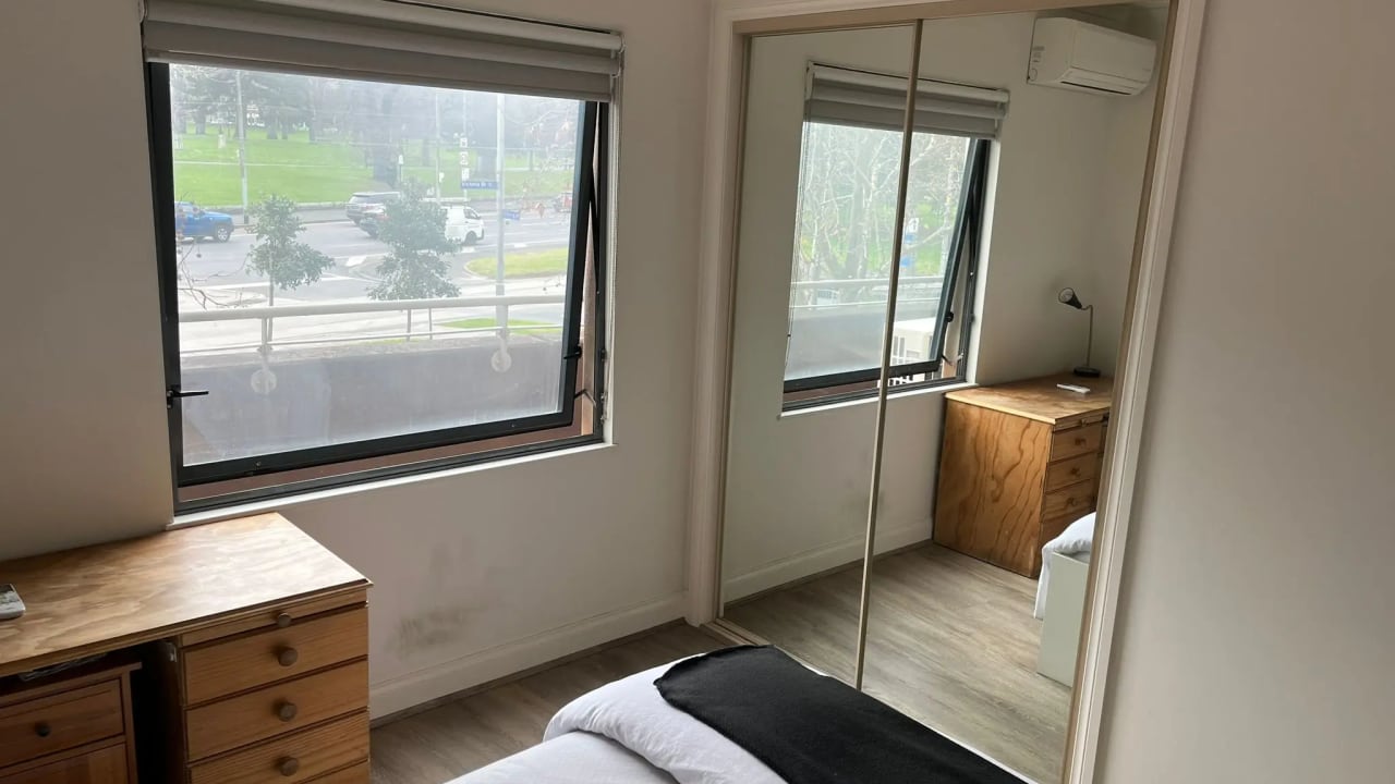 Furnished room in a flatshare