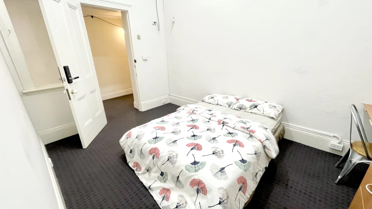 Furnished room in a share house