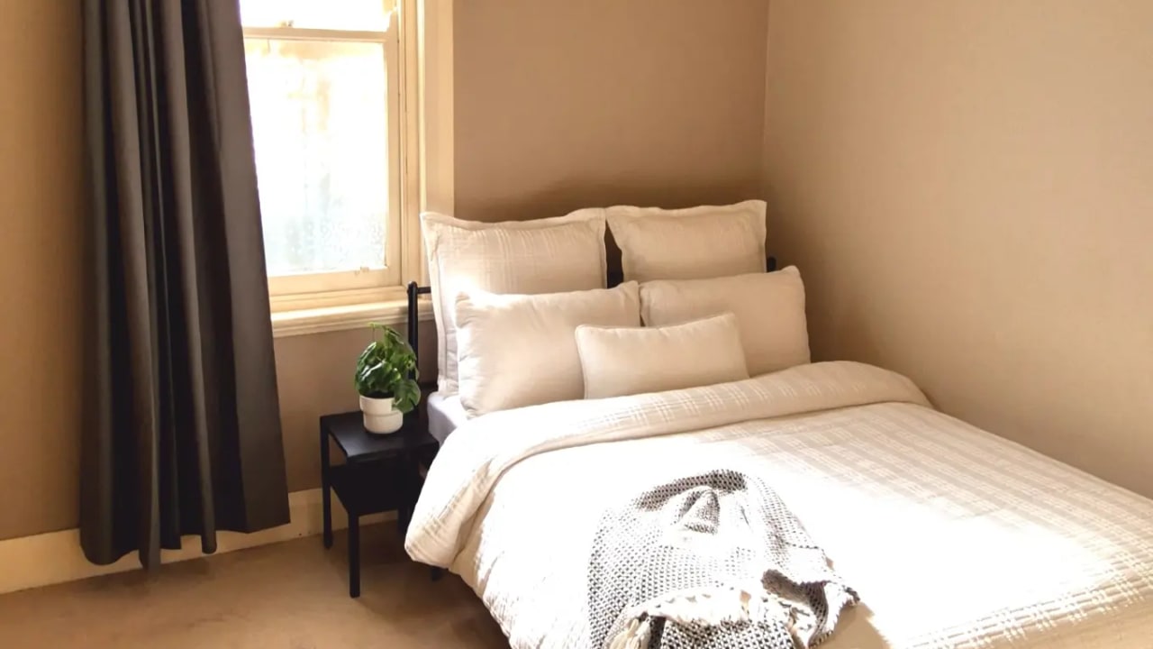 Furnished room in a share house