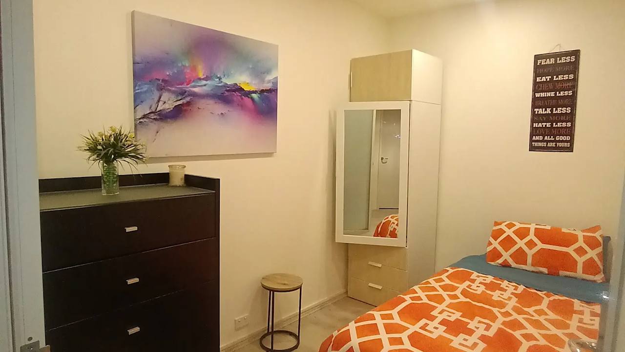 Furnished room in a flatshare