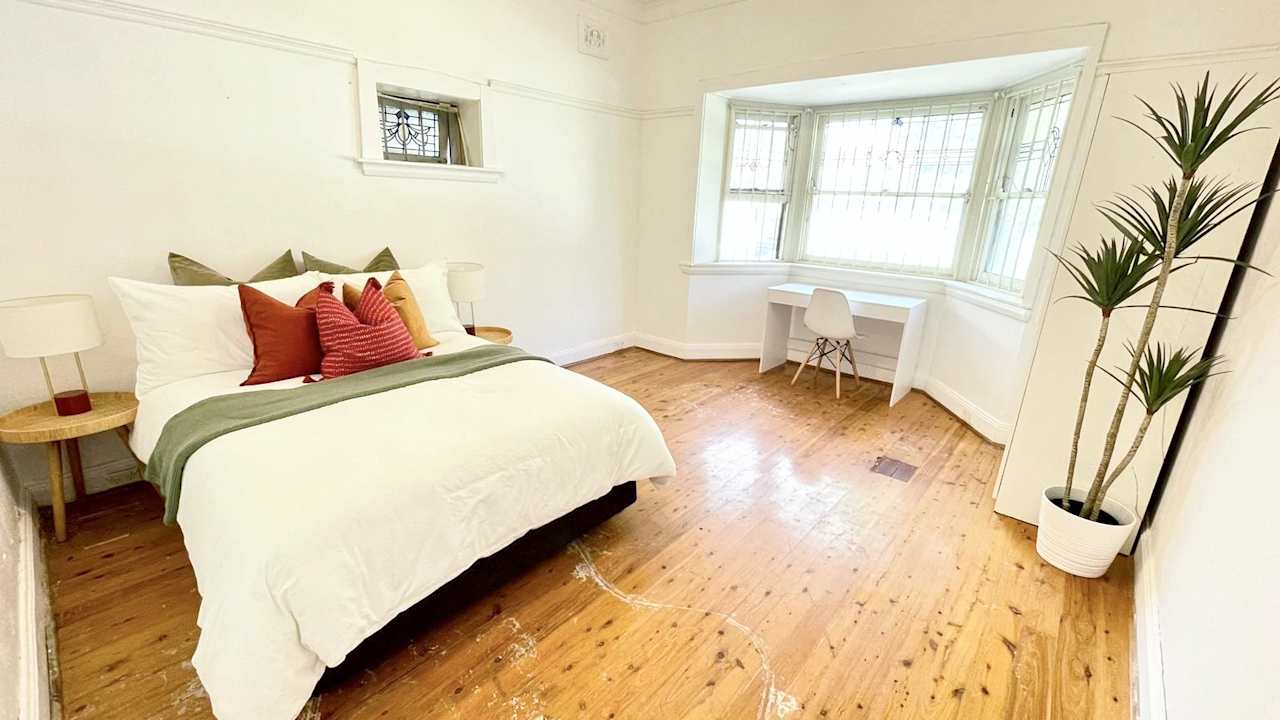 Room in a share house