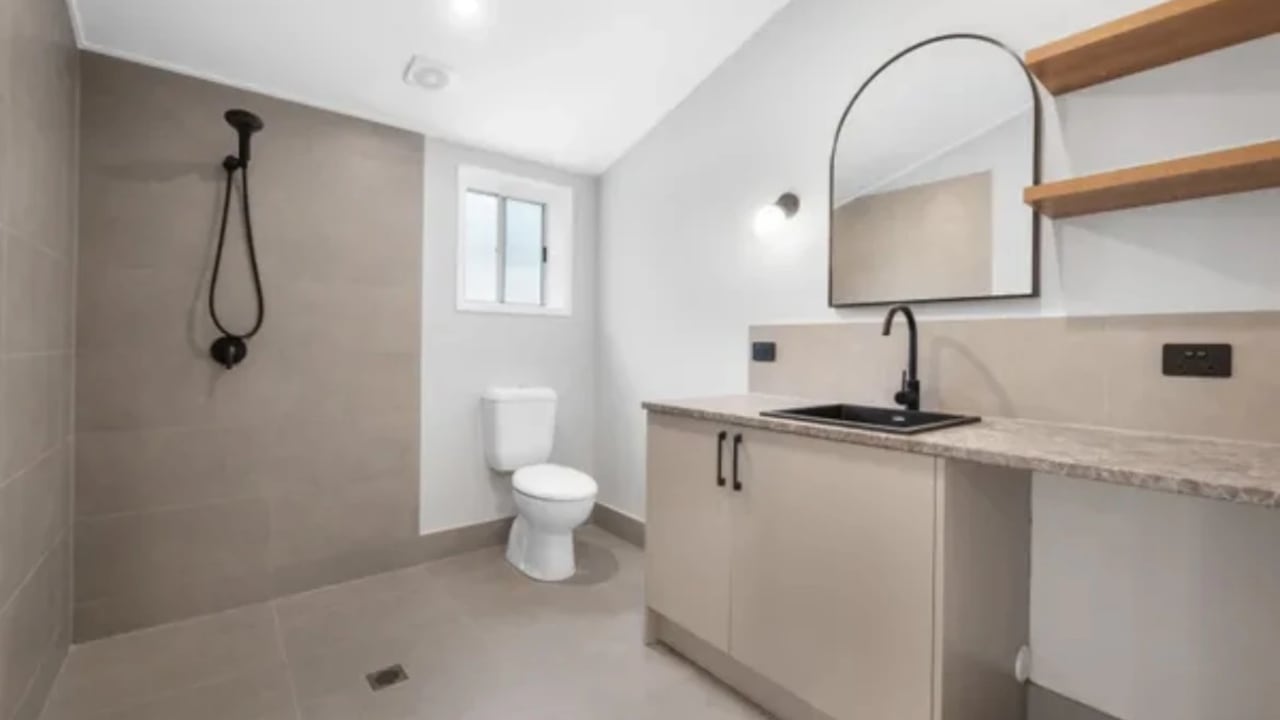 Room with ensuite in a flatshare