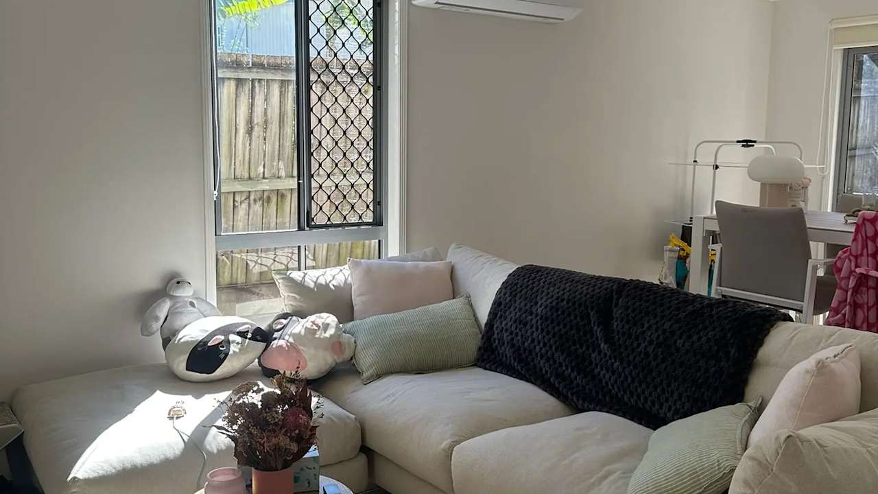 Room in a share house