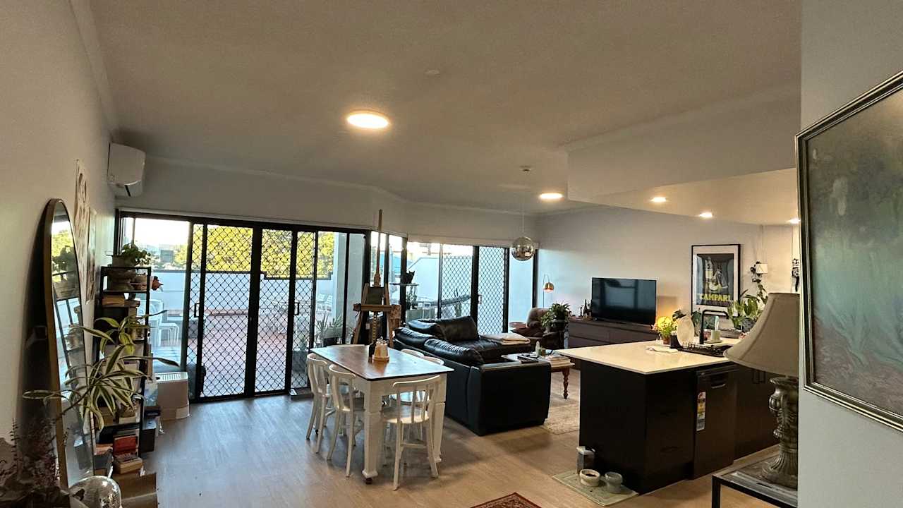 Unfurnished room with ensuite in a flatshare