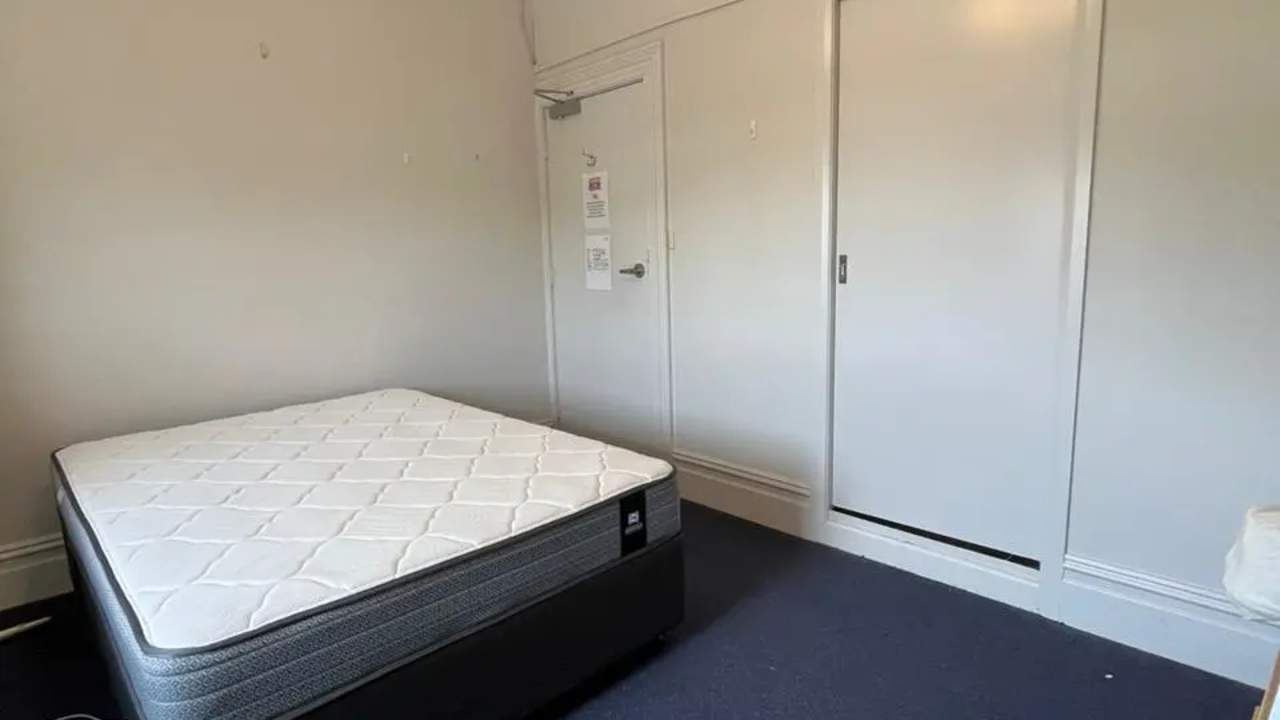 Furnished room studio flat for rent