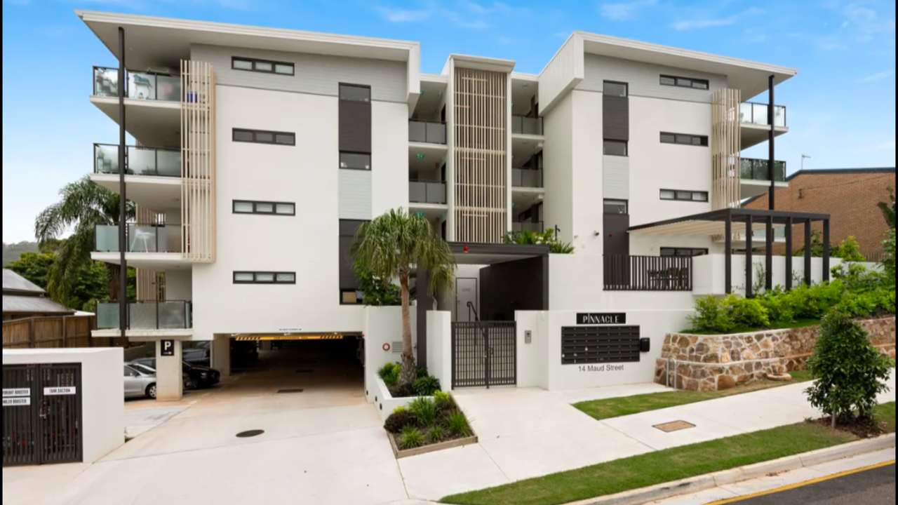 Whole property with 2 rooms for rent