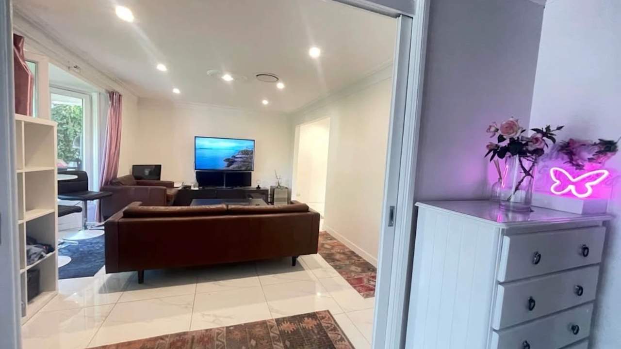 Furnished room in a share house