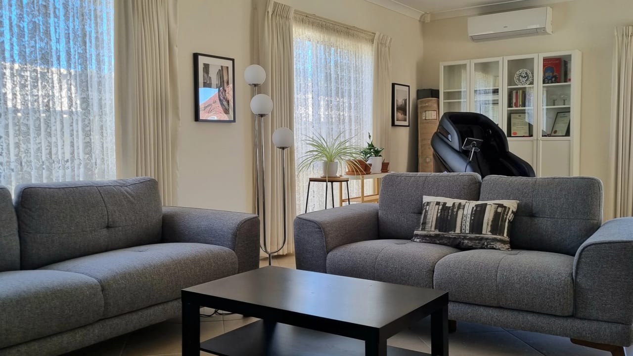 Furnished room in a share house