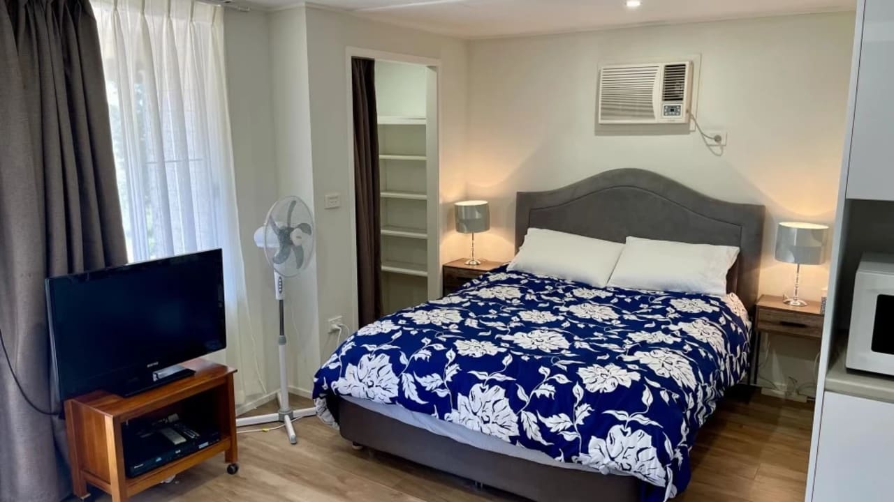 Furnished room studio flat for rent