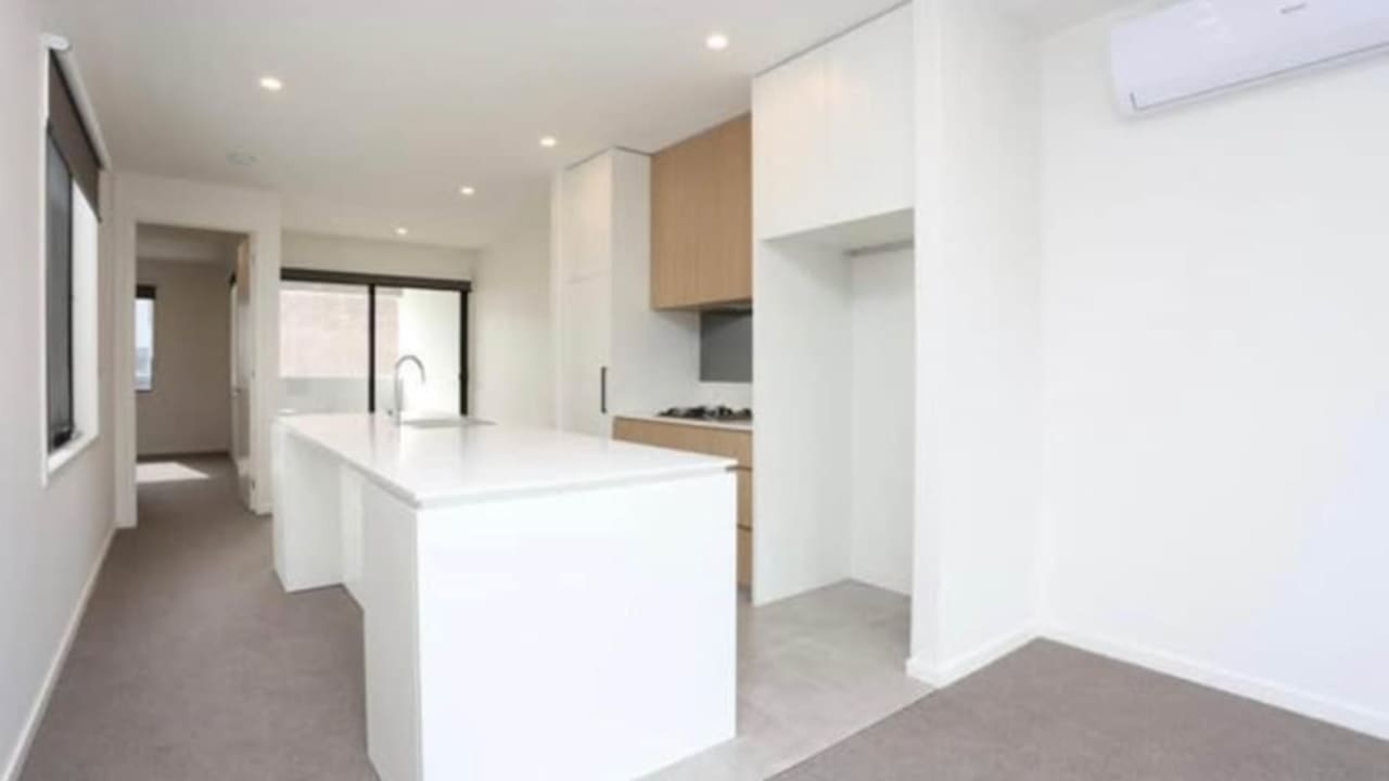 Room in a share house