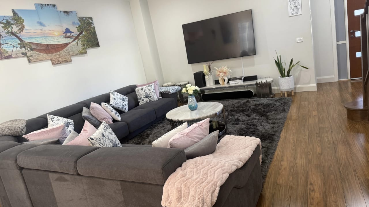 Unfurnished room in a share house