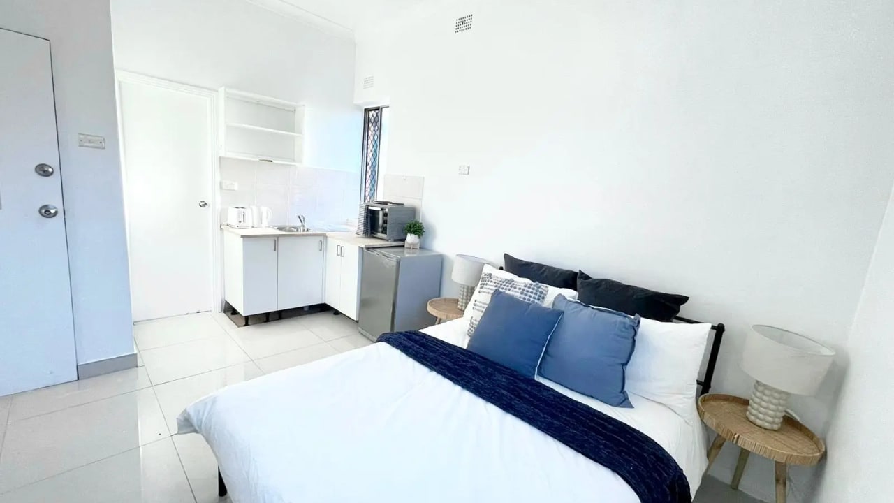 Room studio flat for rent