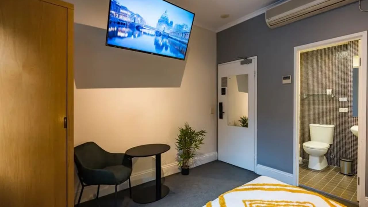 Furnished room studio flat for rent