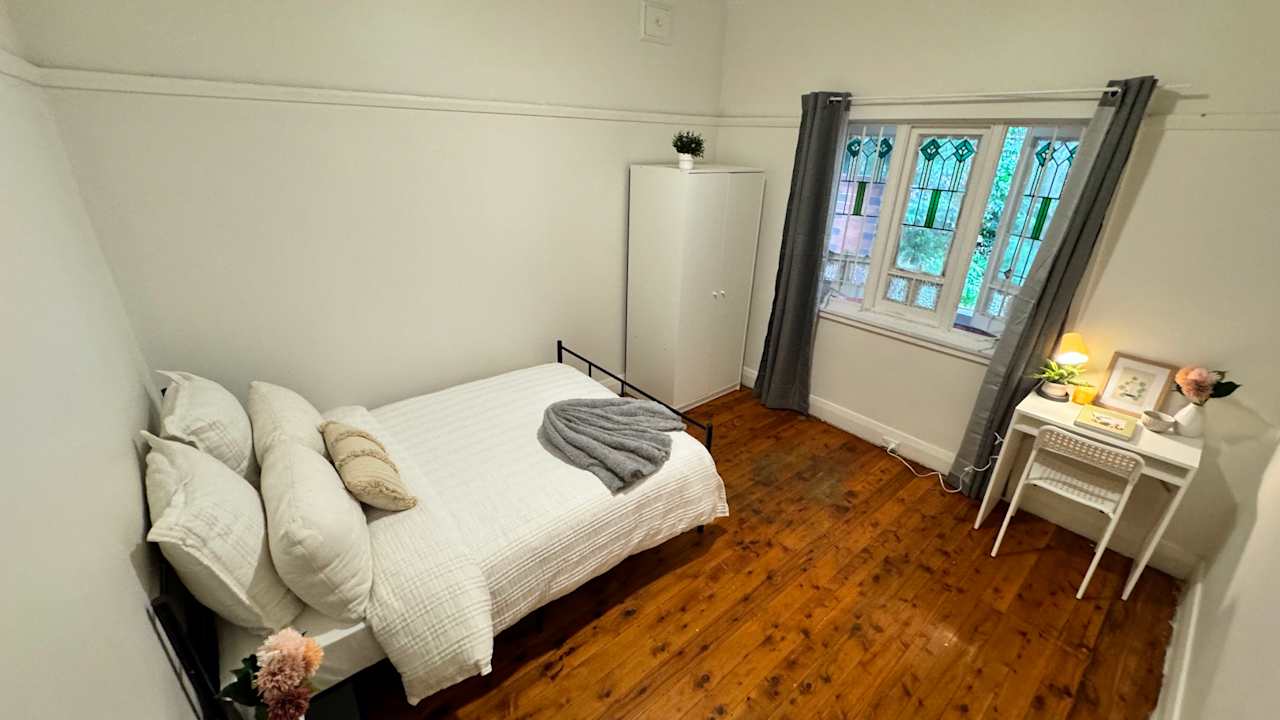 Furnished room in a flatshare