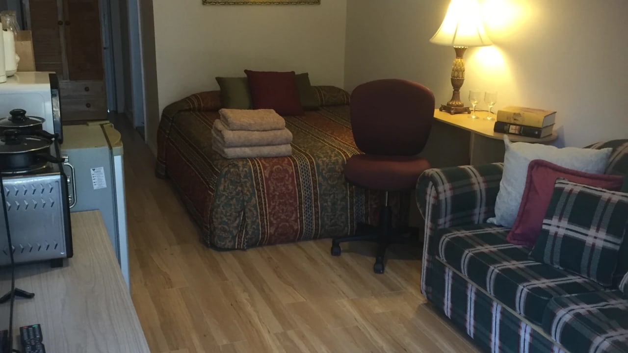 Furnished room with own bathroom