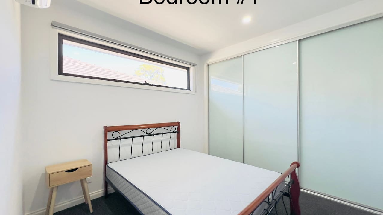 Furnished room in a share house
