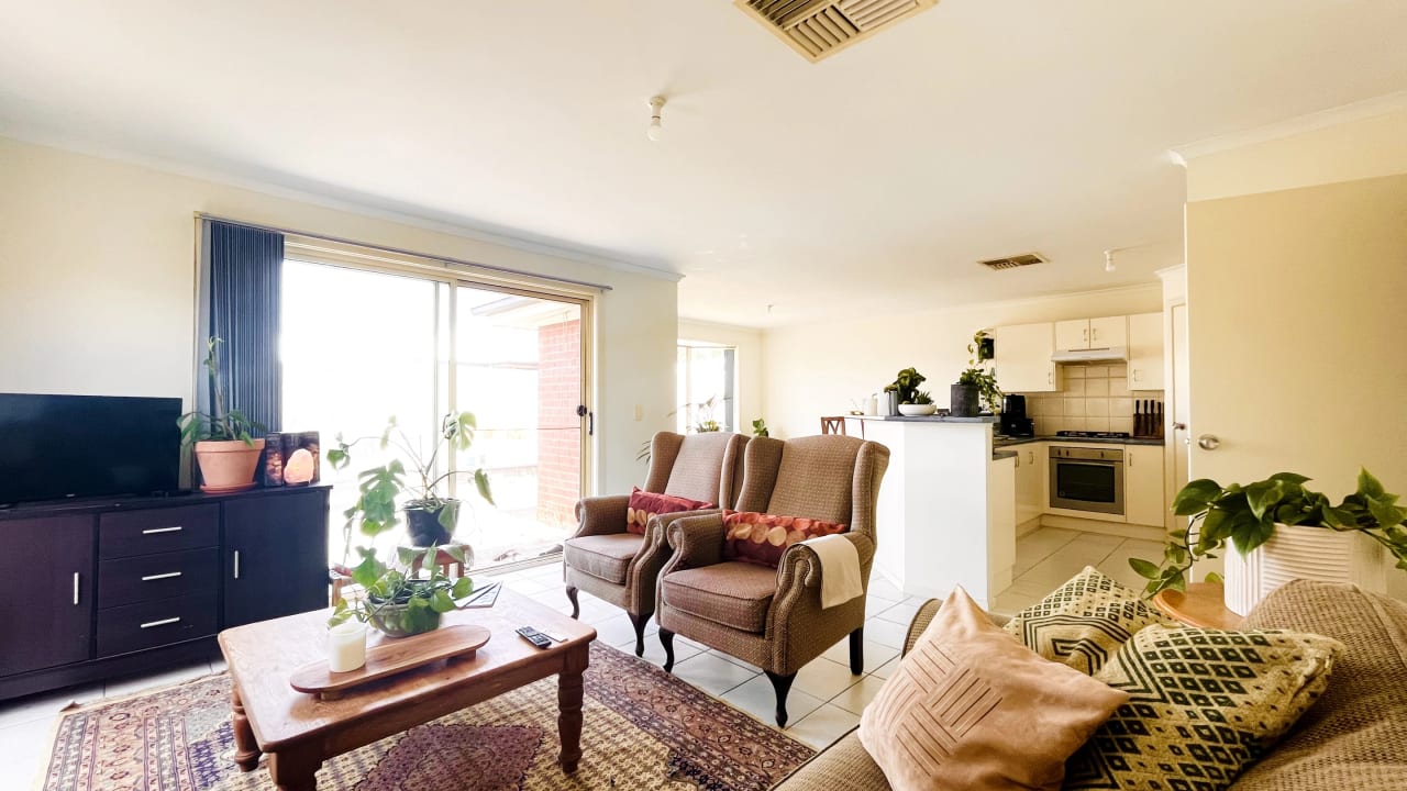 Room in a share house