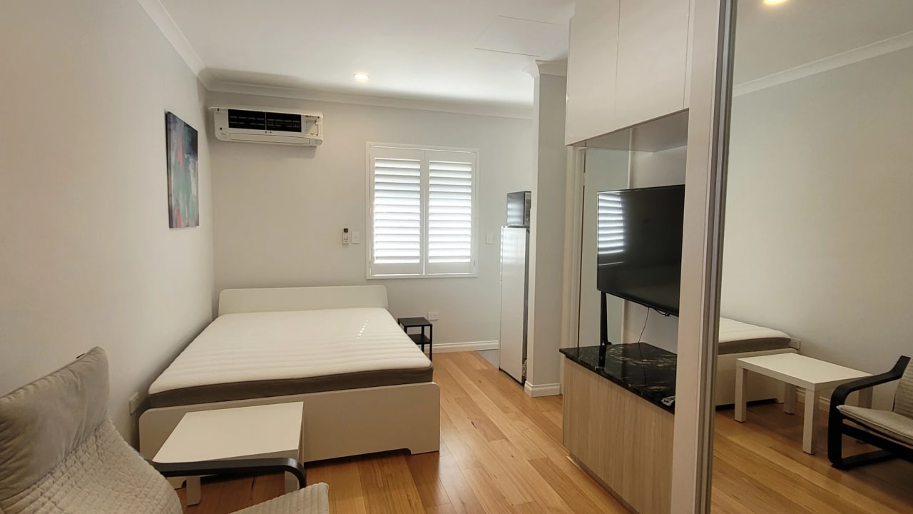 Furnished room studio flat for rent