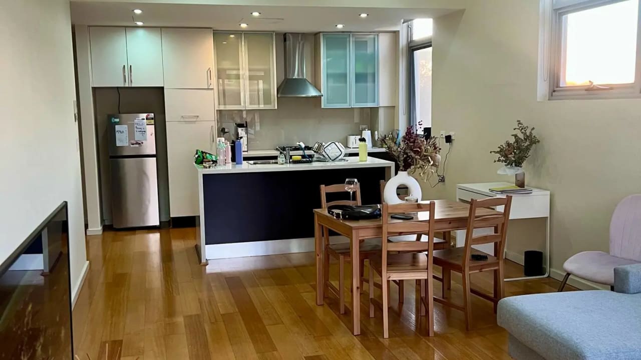 Furnished room with ensuite in a flatshare