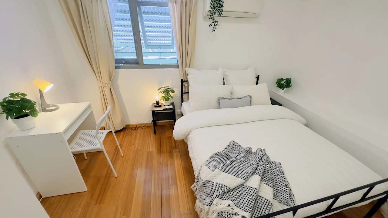 Furnished room in a share house