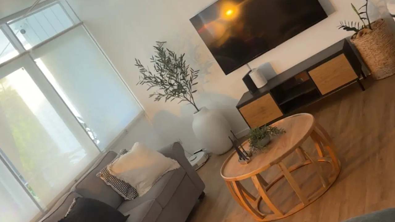 Room in a share house