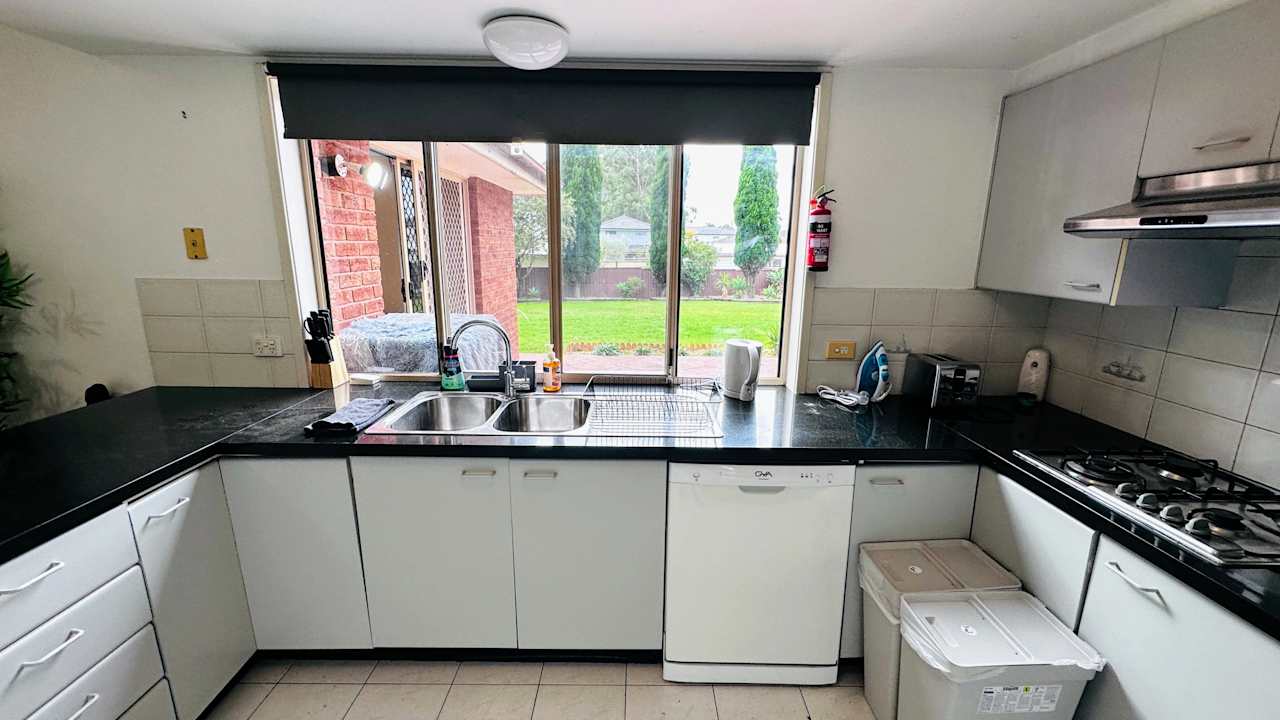 Furnished room in a flatshare