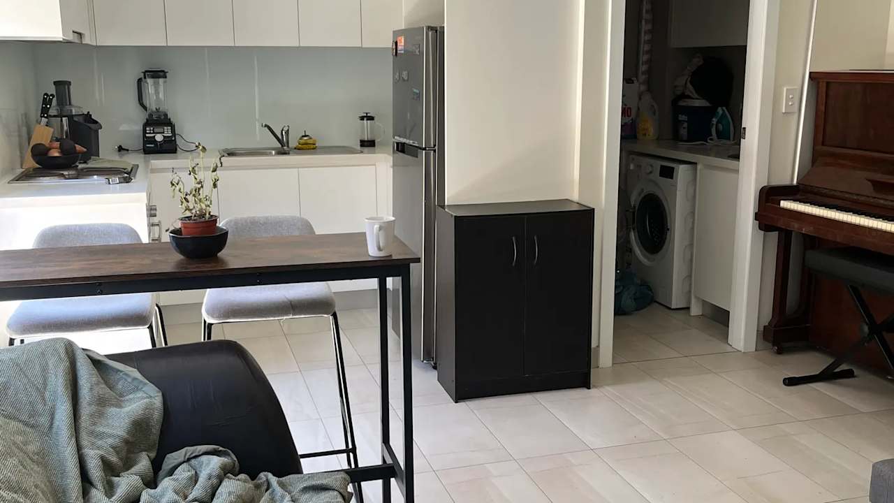 Whole property with 1 room for rent