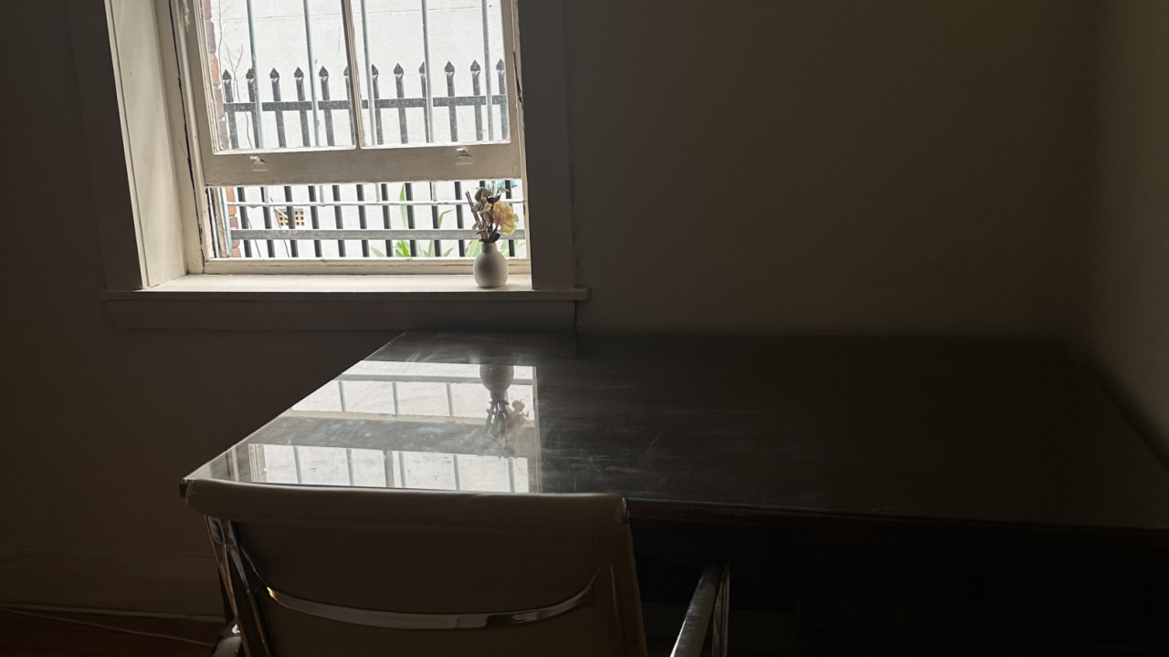 Furnished room in a flatshare