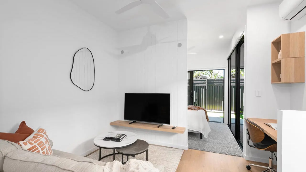 Furnished room studio flat for rent