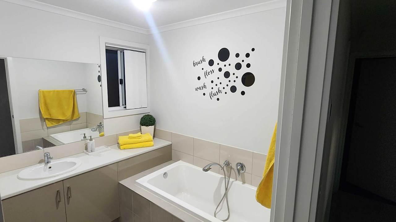 Room in a share house