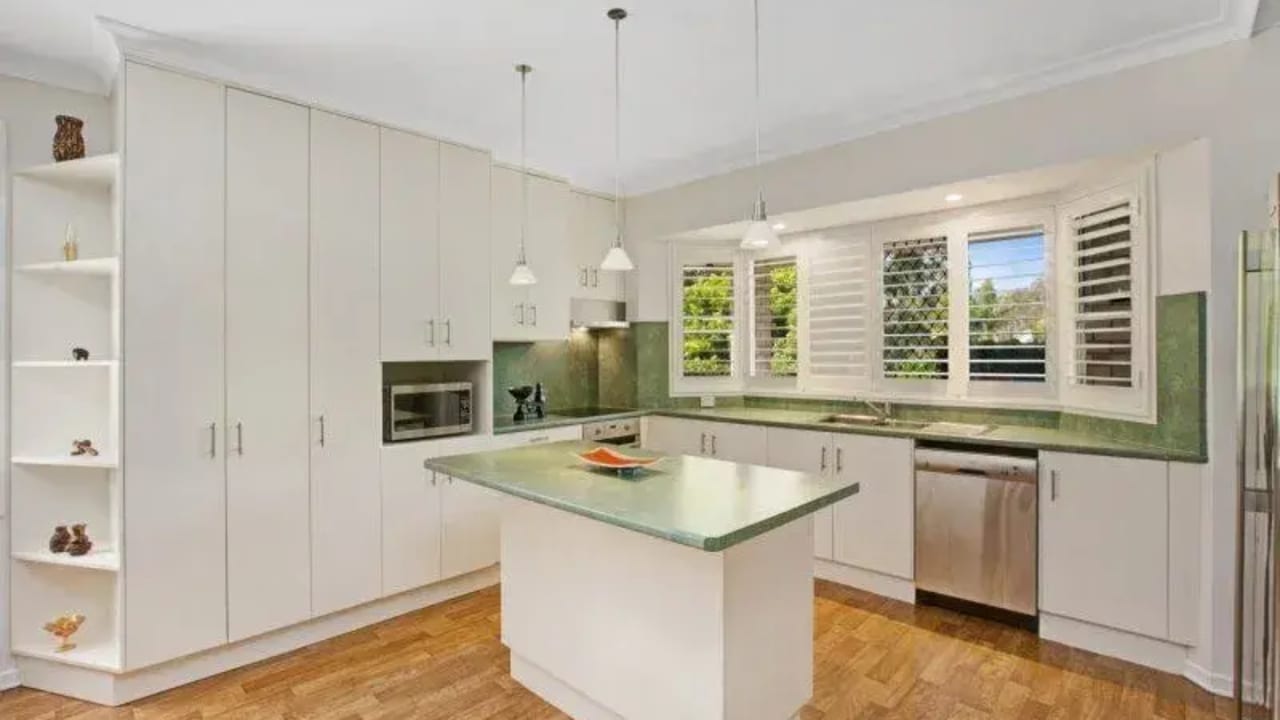 Room in a share house