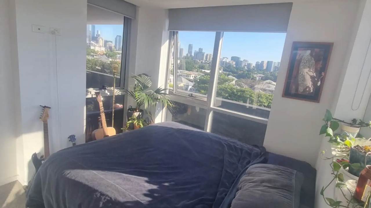 Unfurnished room in a flatshare