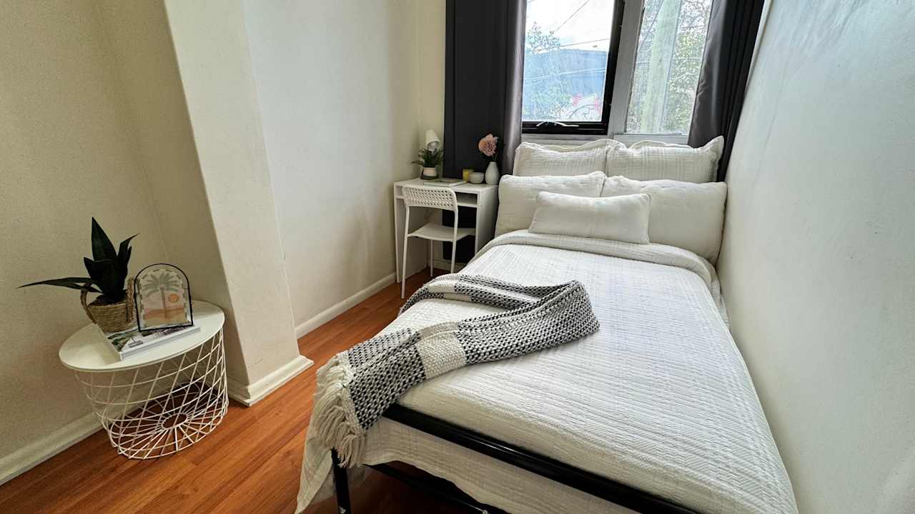 Furnished room in a flatshare