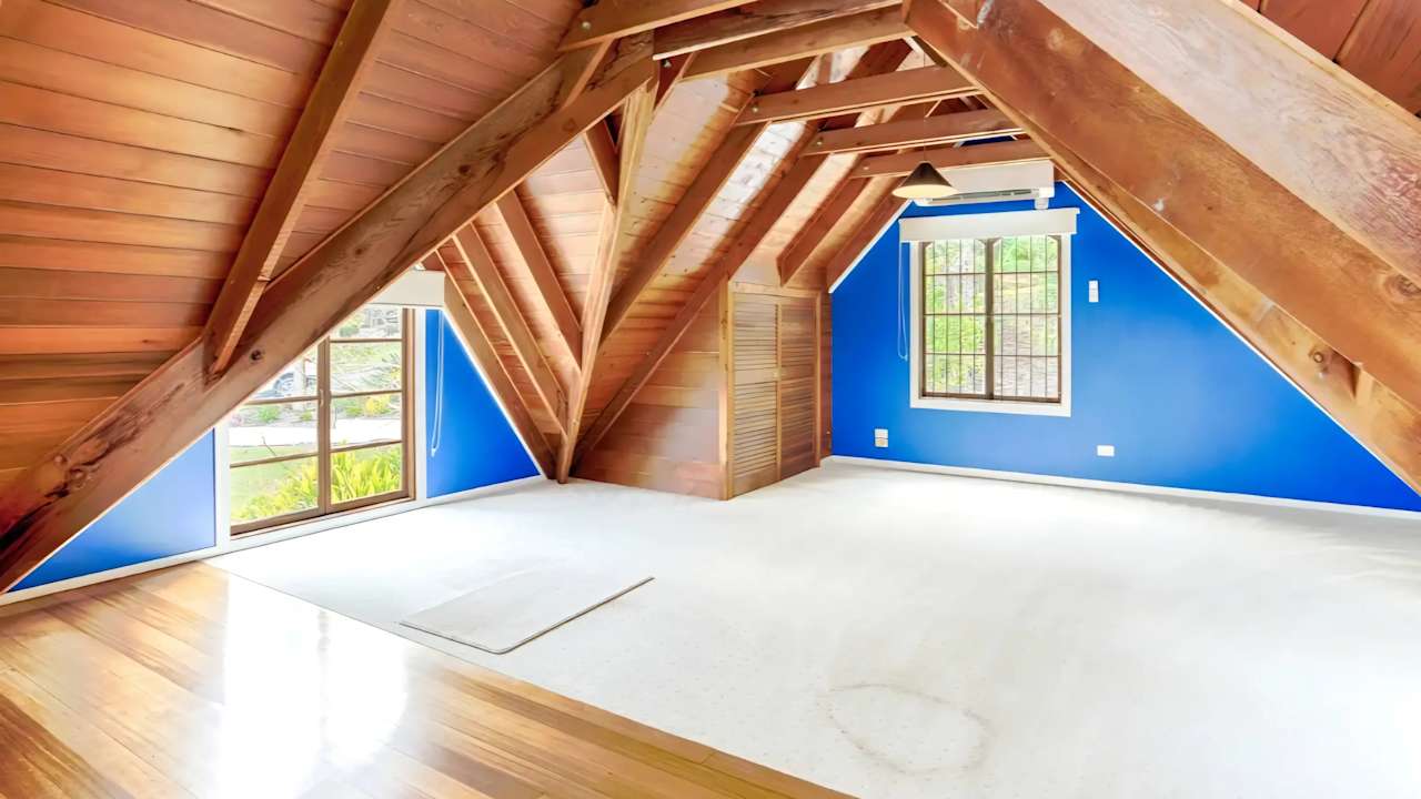 Unfurnished room with own bathroom