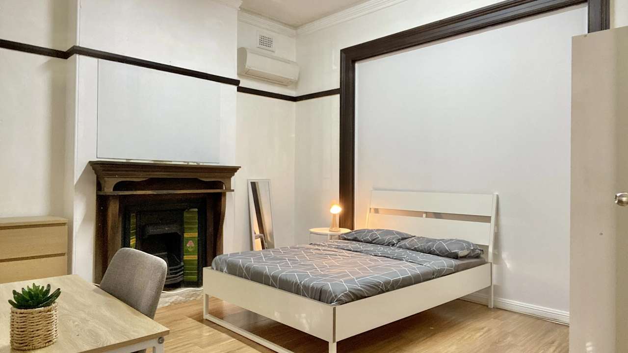 Furnished room in a share house