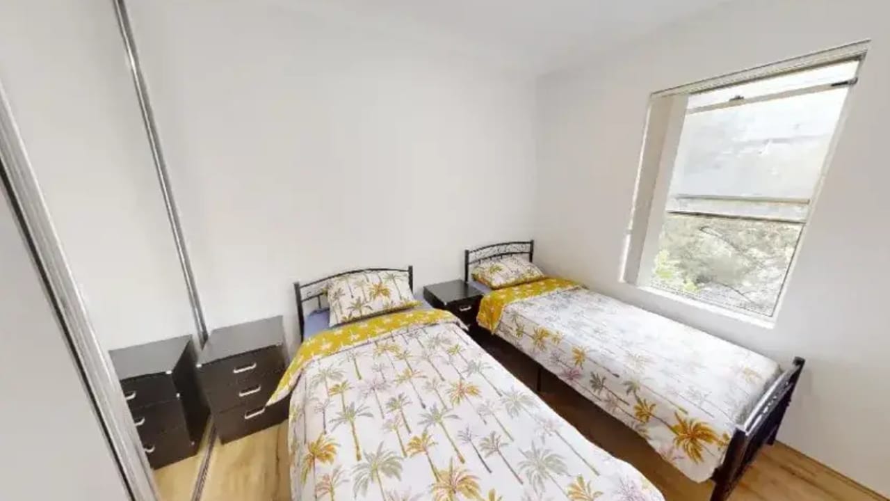 Furnished room in a flatshare