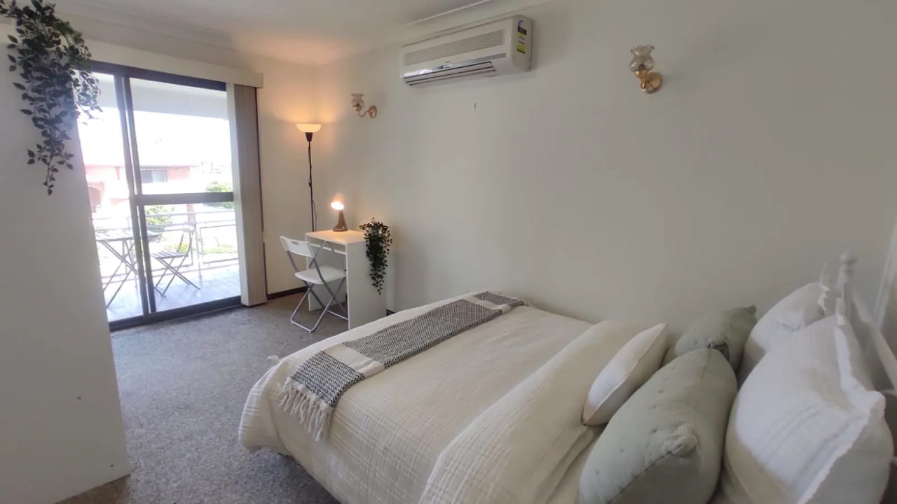 Furnished room in a share house