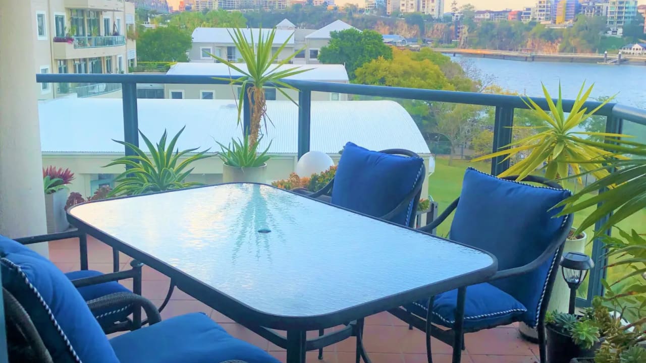 Unfurnished room in a flatshare