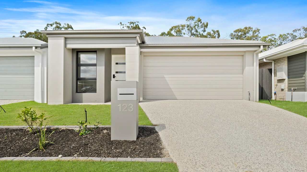 Furnished room with ensuite in a share house