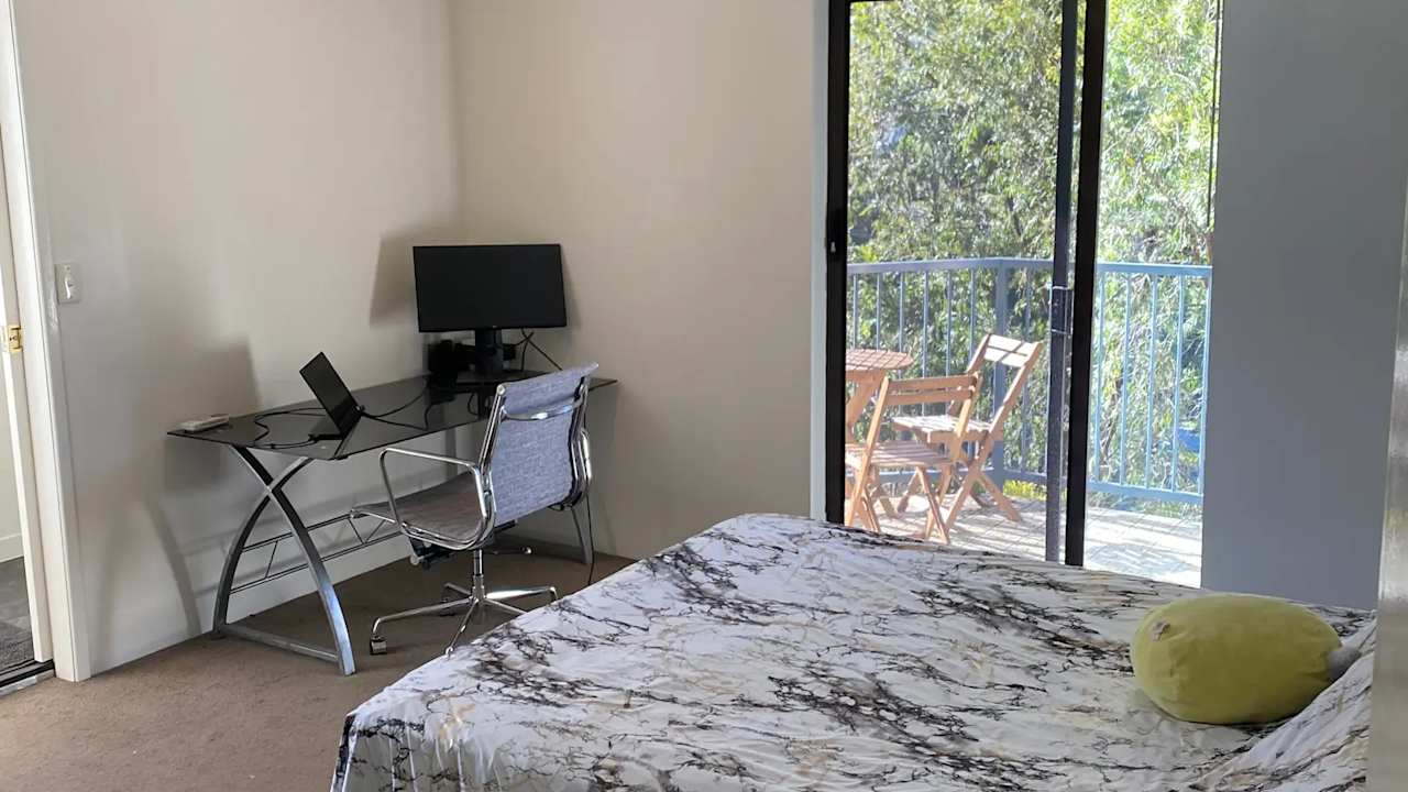 Room with ensuite in a flatshare