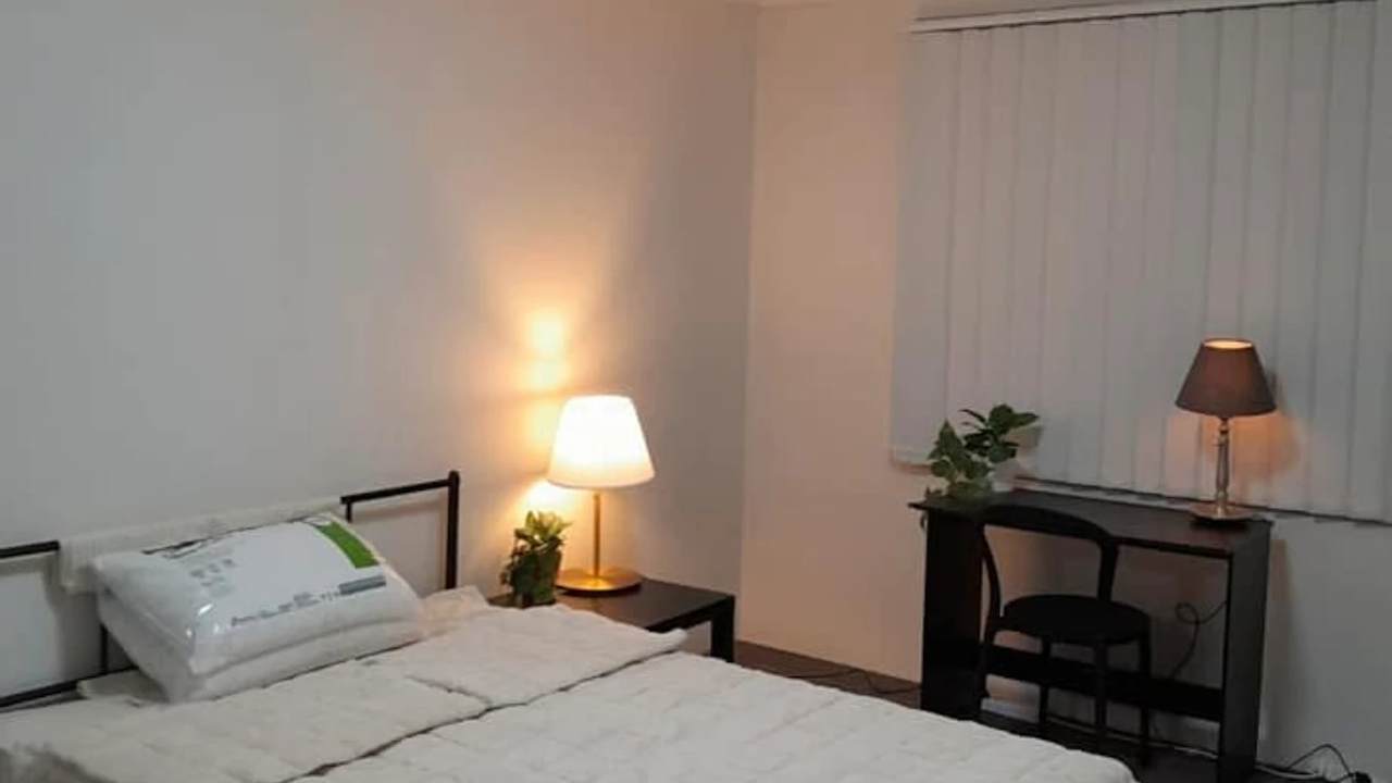 Furnished room with ensuite in a flatshare