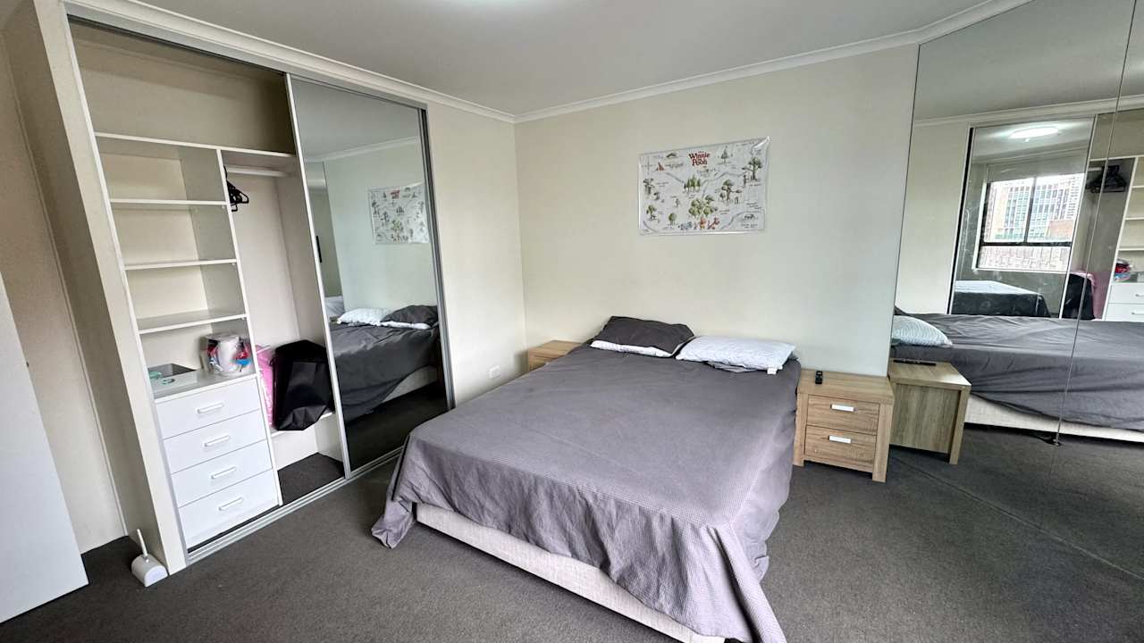 Furnished room in a flatshare