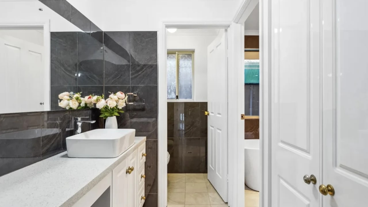 Room in a share house