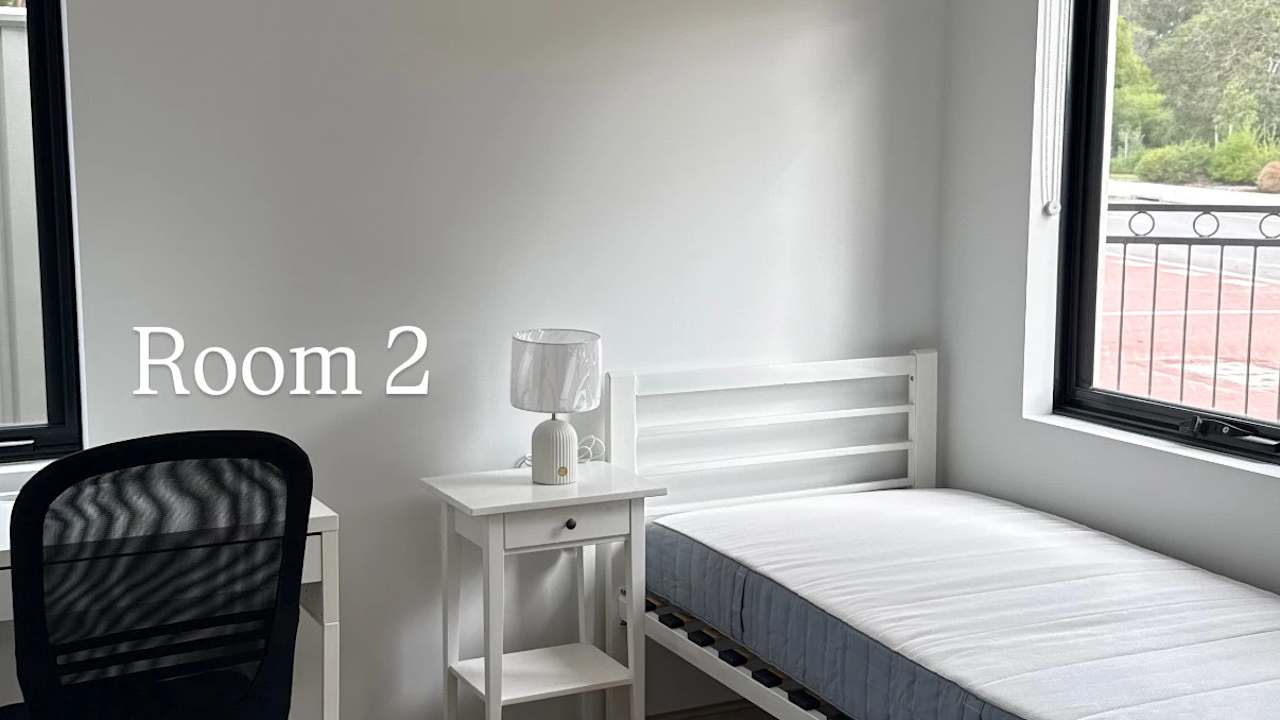 Furnished room in a share house