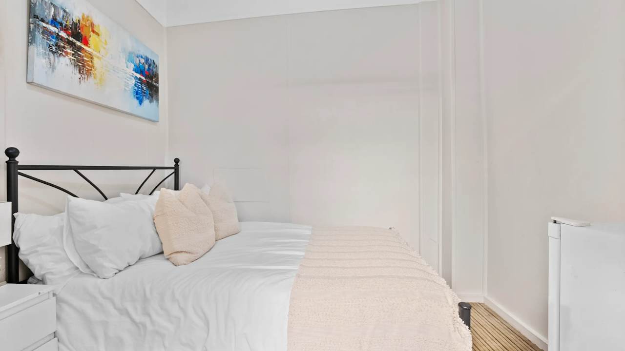 Furnished room in a share house