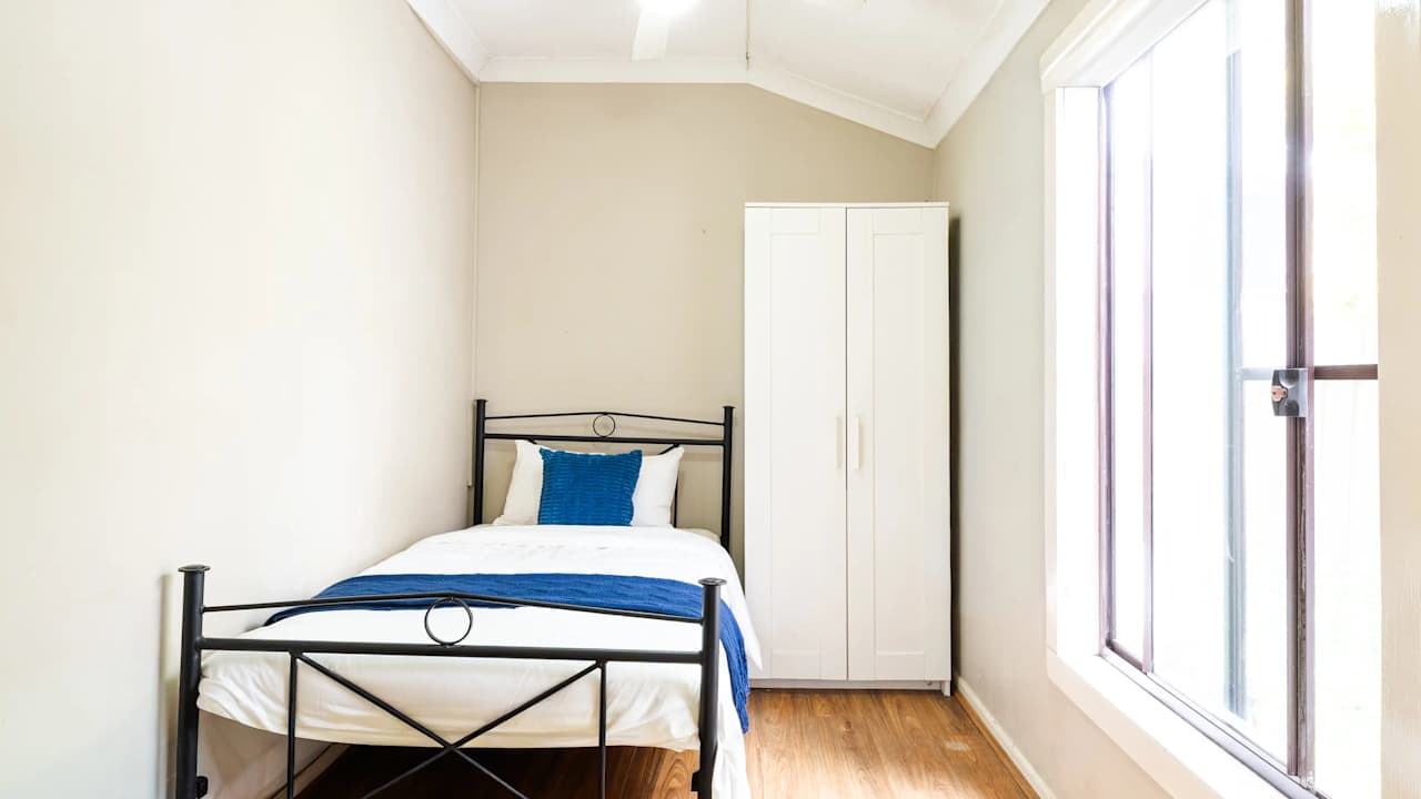 Furnished room in a share house