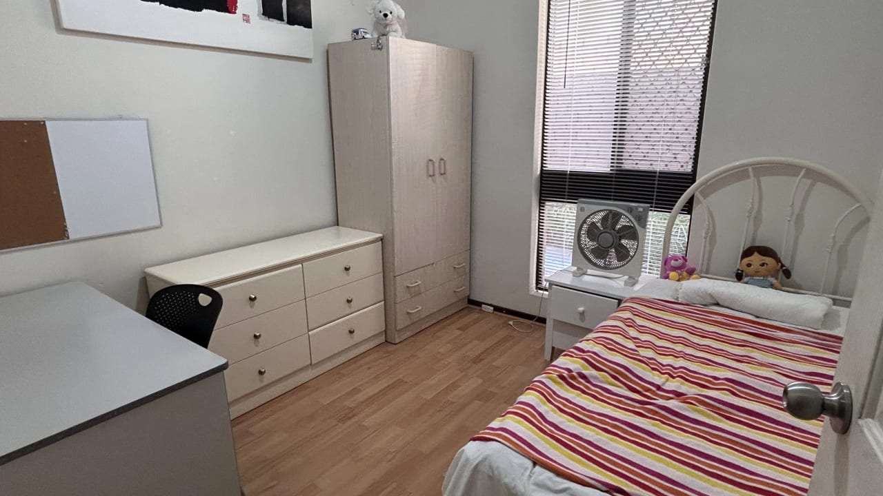 Furnished room in a share house