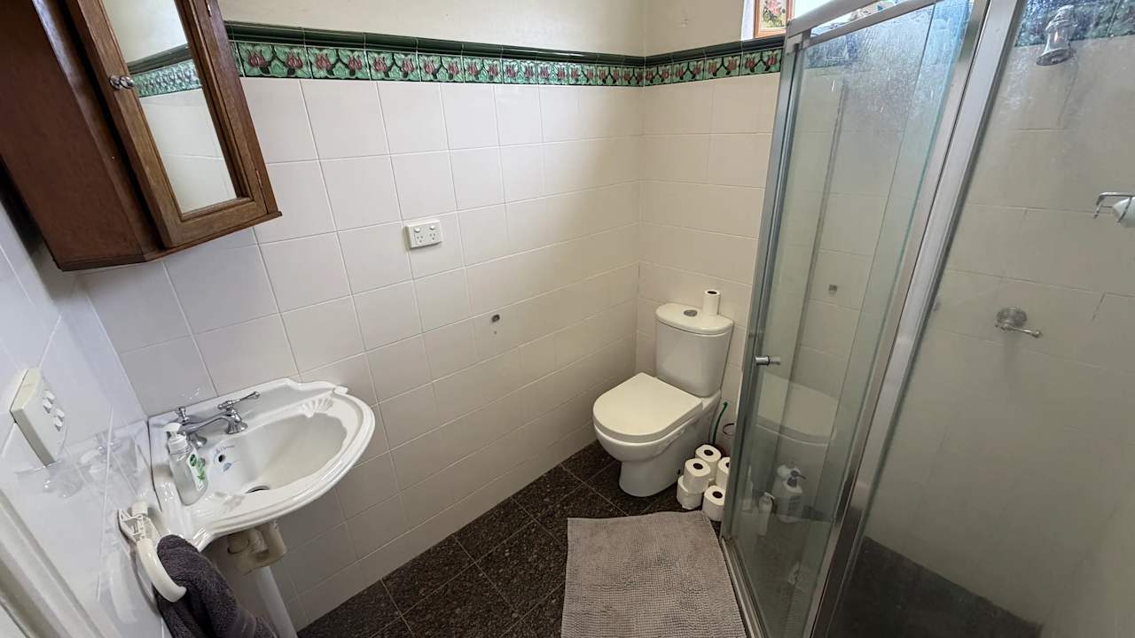 Unfurnished room in a share house
