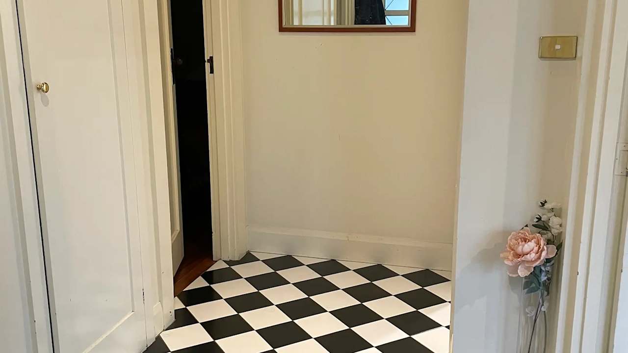 Room in a share house